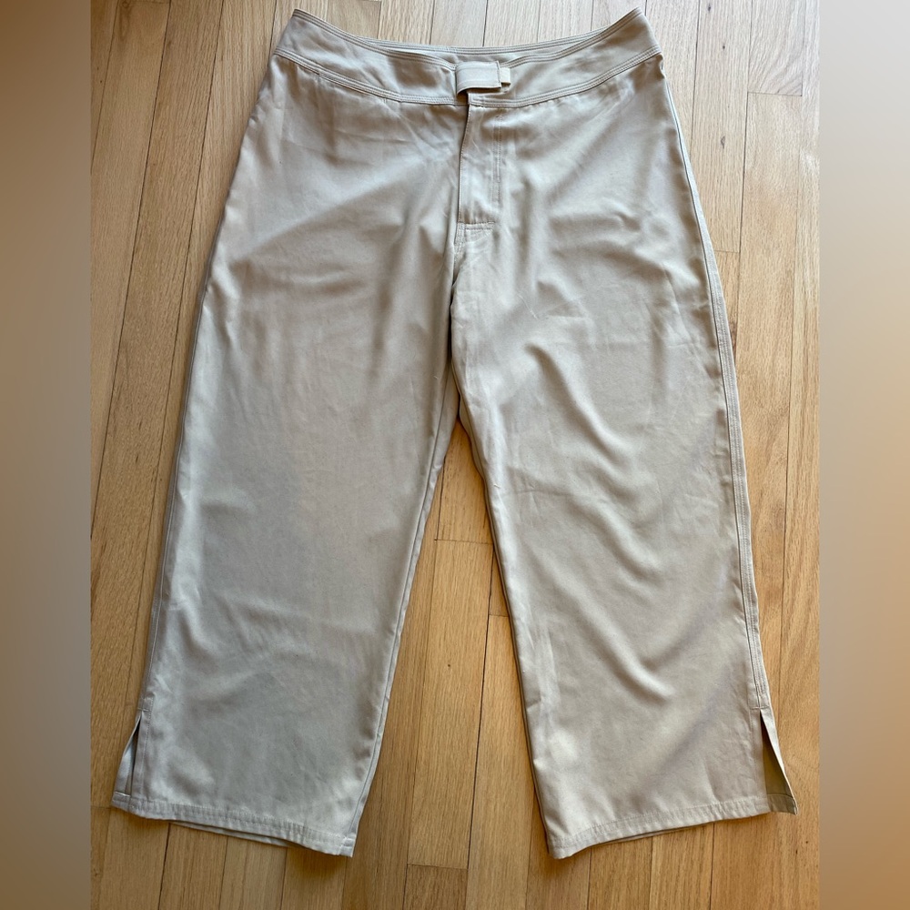 Patagonia Women’s Khaki Hiking Capri Pants. Size 8